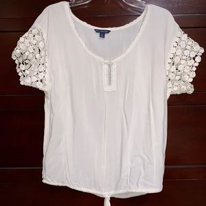 🤩American Eagle White Lace Short Sleeve Blouse🤩